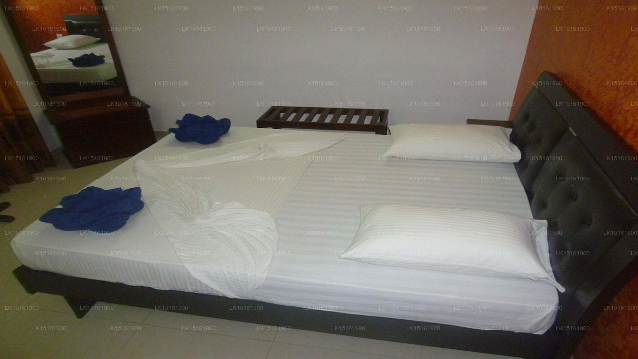 Grand Crown Hotel, Anuradhapura