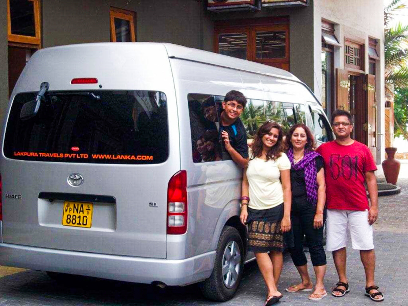 Bentota City to Kandy City Private Transfer