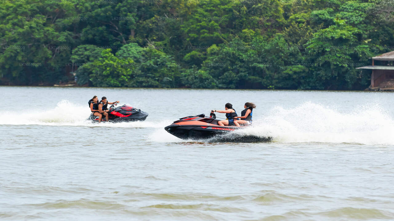 Aventure en jet boat depuis le lac de Bolgoda