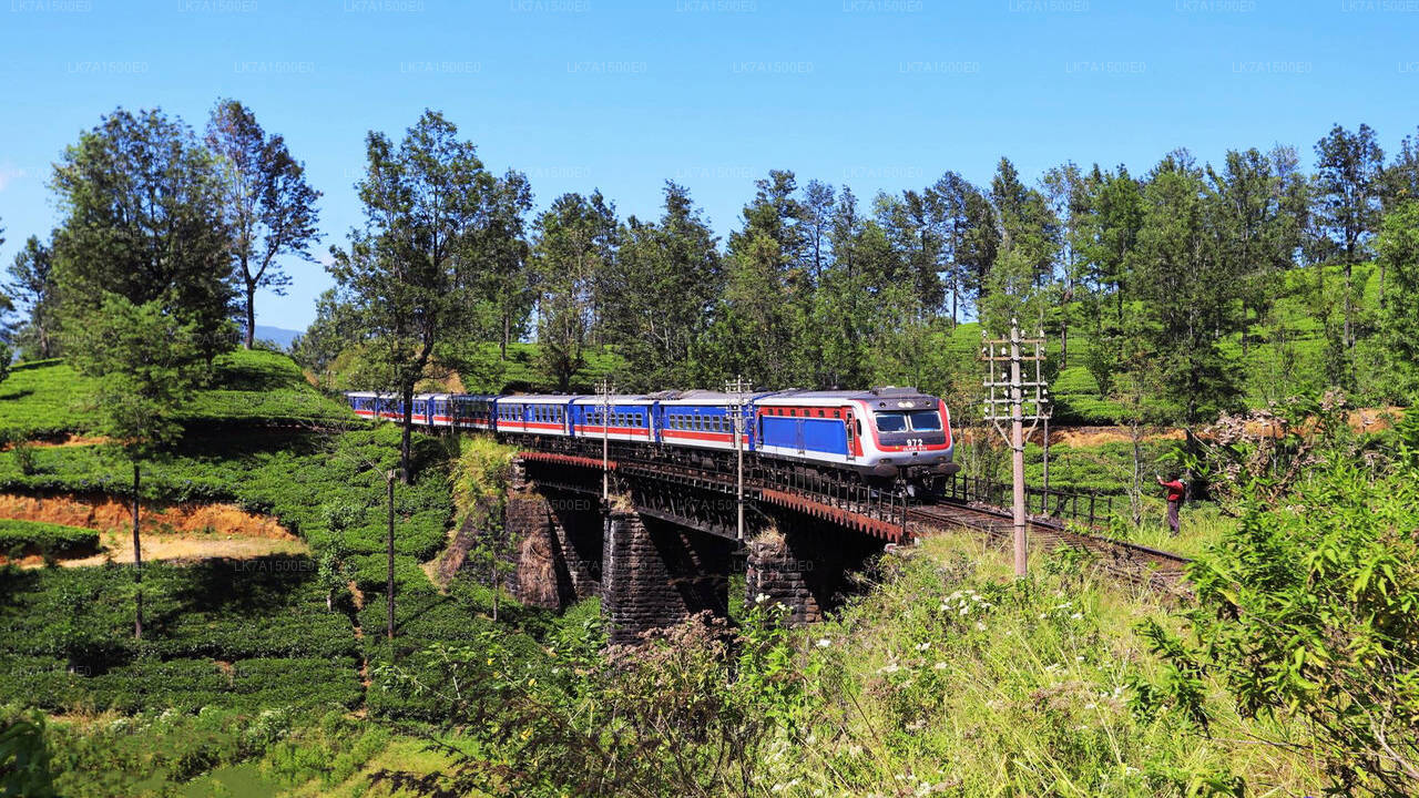 Trajet en train entre Colombo et Ella (train n° 1001 « Denuwara Menike »)