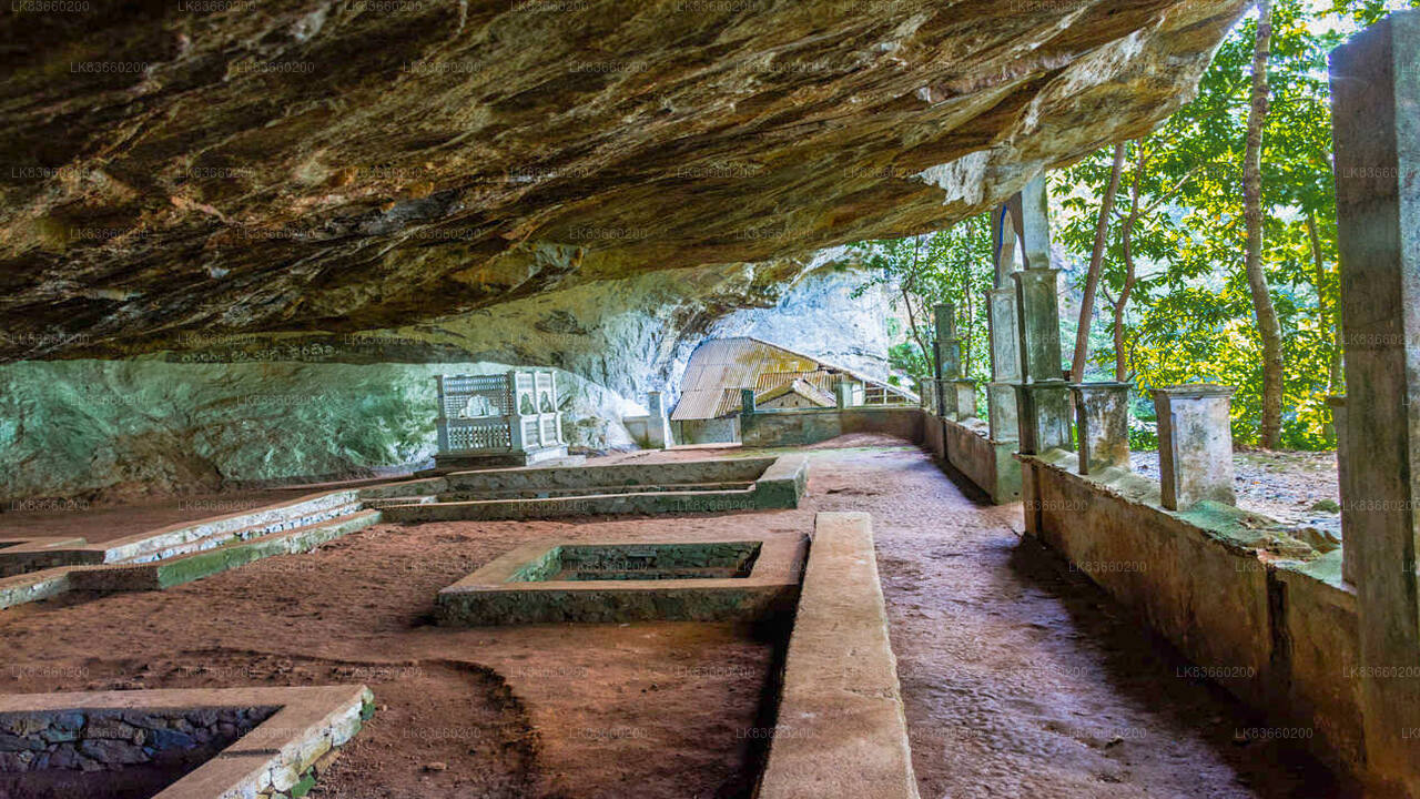 Explorez la grotte de Belilena depuis le mont Lavinia